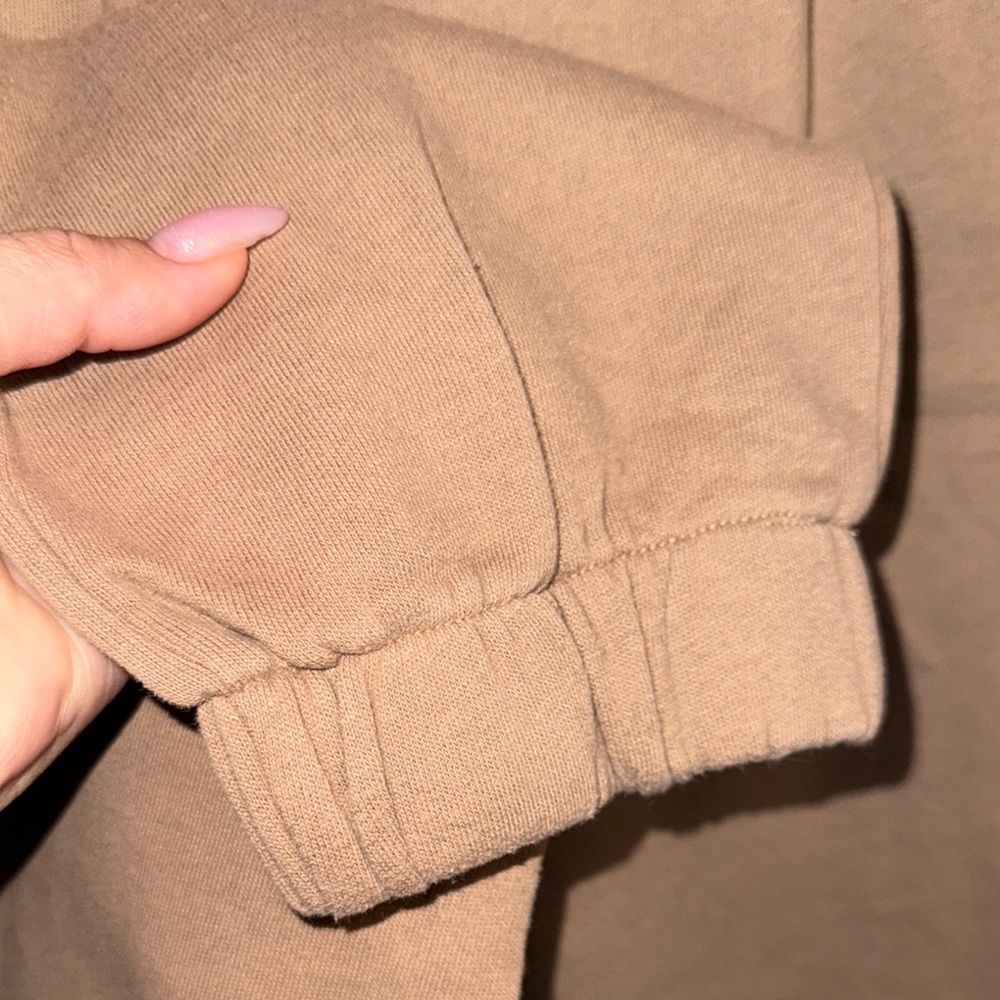 HOLLISTER- ultra high Tan jogger pants size medium - Picture 10 of 14